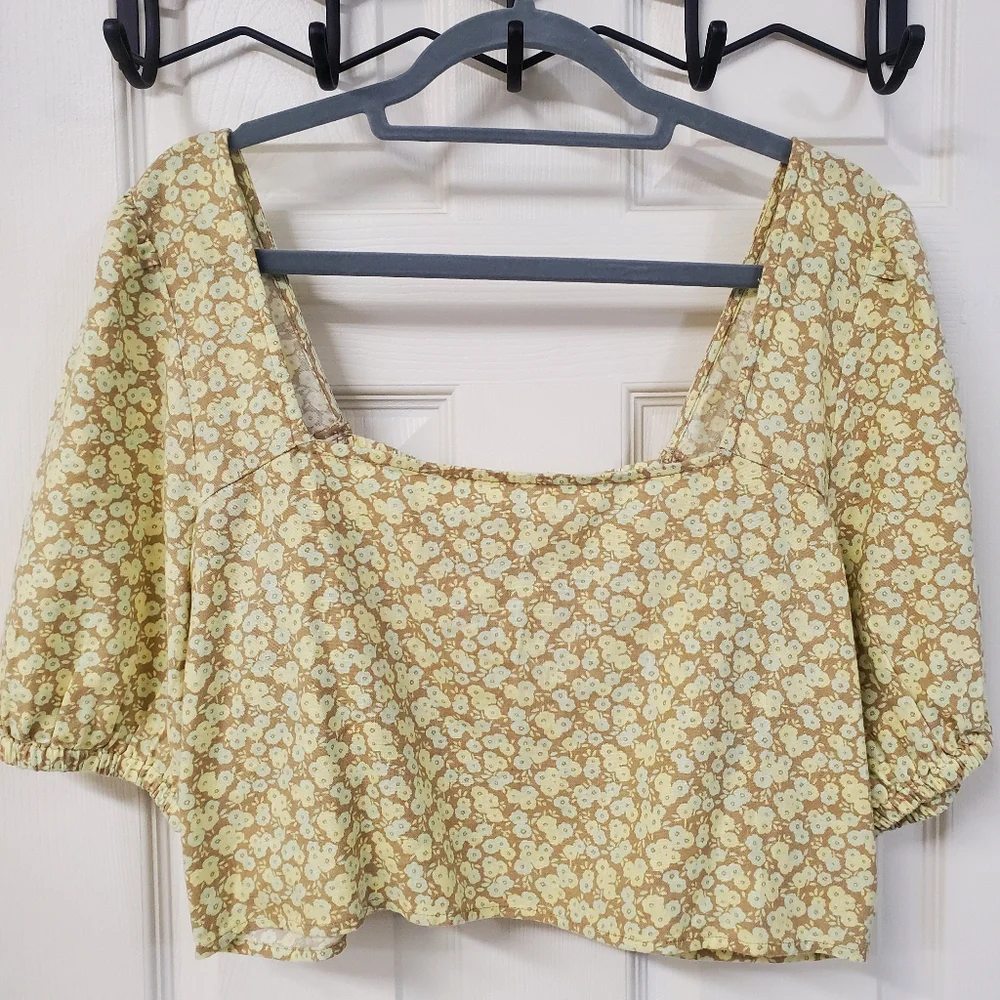 NWT BP Puff Sleeve Crop Top Allison Floral‎ - Picture 2 of 6